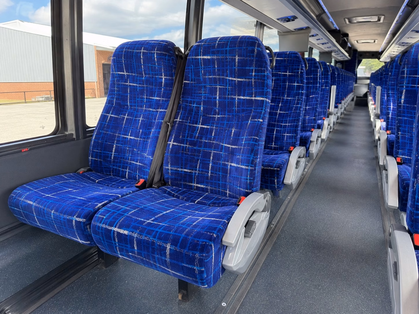 shuttle buses for erie wedding venues along the lake erie shoreline